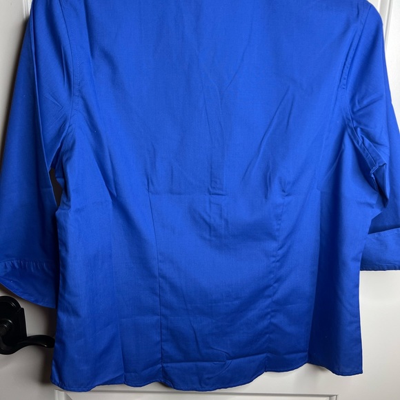 University of Kentucky Blouse with Bling Paw Print Size Medium - Picture 4 of 4